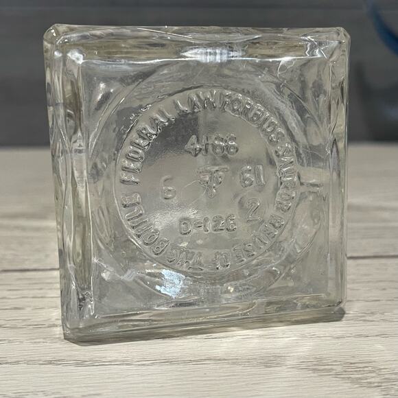 Vintage 1961 Seagrams Calvert Whiskey Square Glass Decanter with Stopper D-126 - Picture 5 of 16